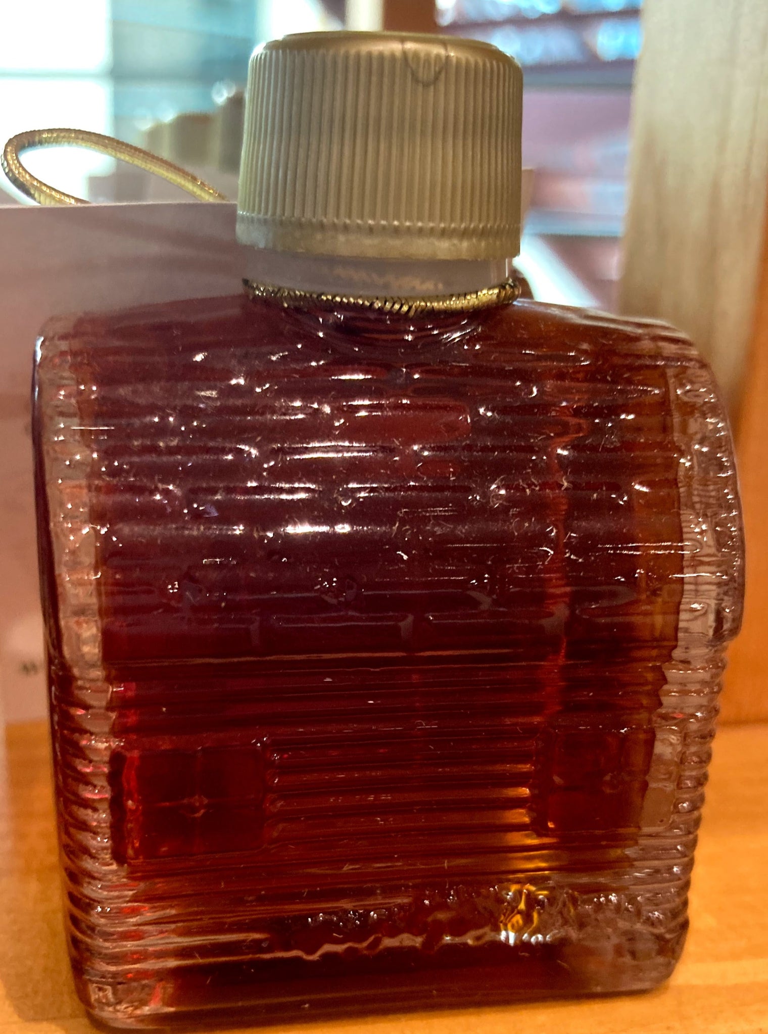 Small Log Cabin Maple Syrup